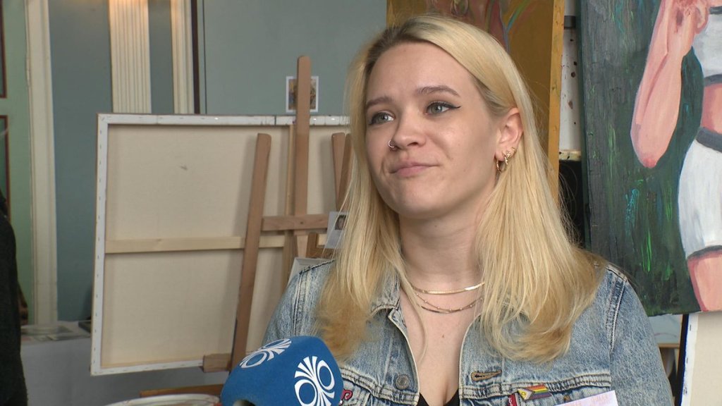 Hrefna Ósk Maríudóttir, forseti Q - félags hinsegin stúdenta í kvöldfréttum RÚV